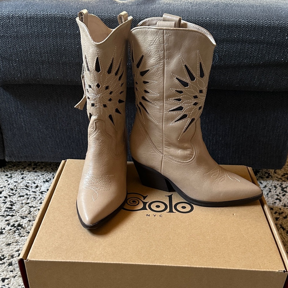 Golo NYC Women's Beige Cutout Heeled Boots